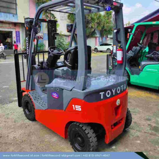 FORKLIFT SECOND TOYOTA 8FBN15 TAMPAK SAMPING KIRI 30102